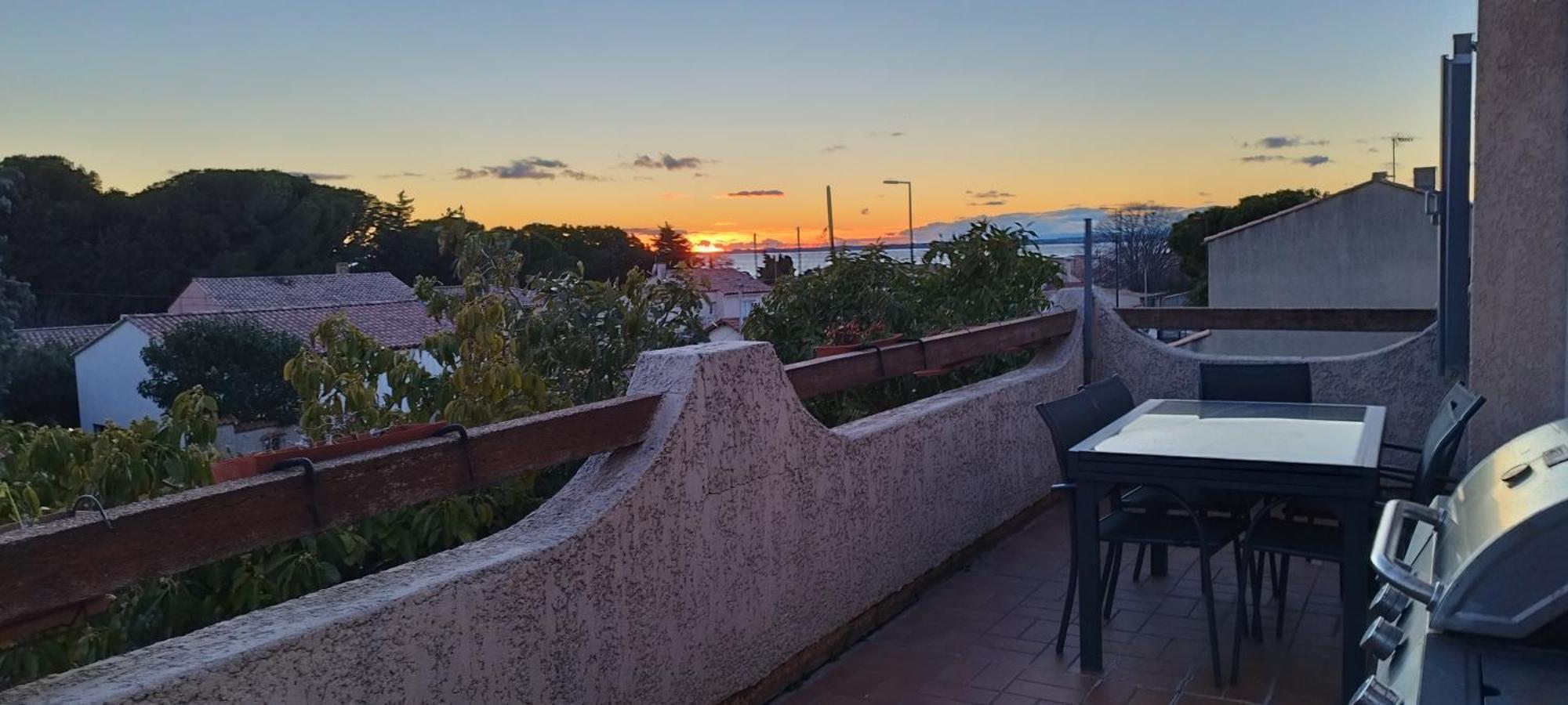 Appartement T3 Spacieux Avec Vue Sur L'Etang De Thau Au 1Er Etage D'Une Villa - Entree Independante แซ็ต ภายนอก รูปภาพ